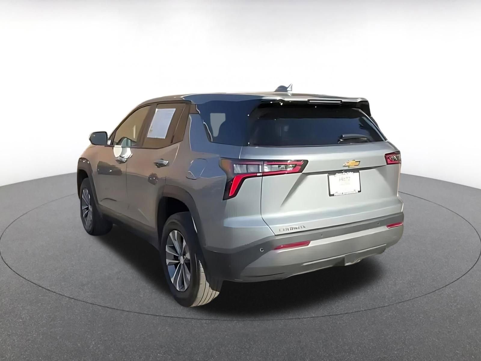 Used 2025 Chevrolet Equinox LT FWD image 15