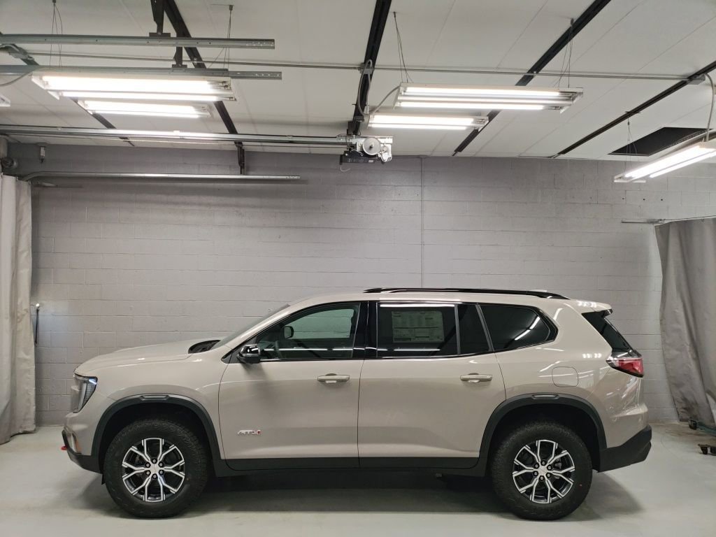 New 2026 GMC Acadia AT4 w/ LPO, Floor Liner Package image 18