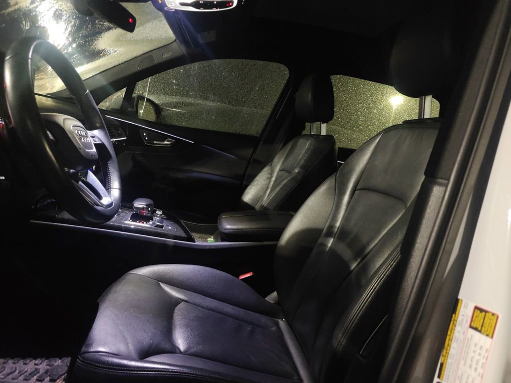 Used 2017 Audi Q7 3.0T Premium Plus w/ Premium Plus Package image 8