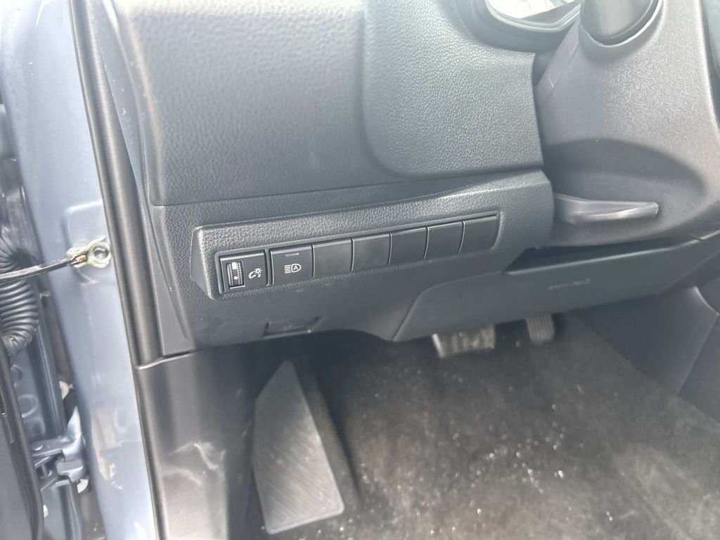 Used 2022 Toyota Corolla LE image 16