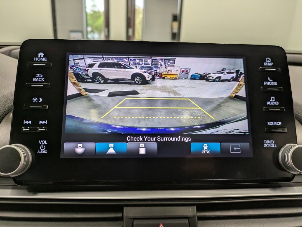 Used 2018 Honda Accord Touring image 13