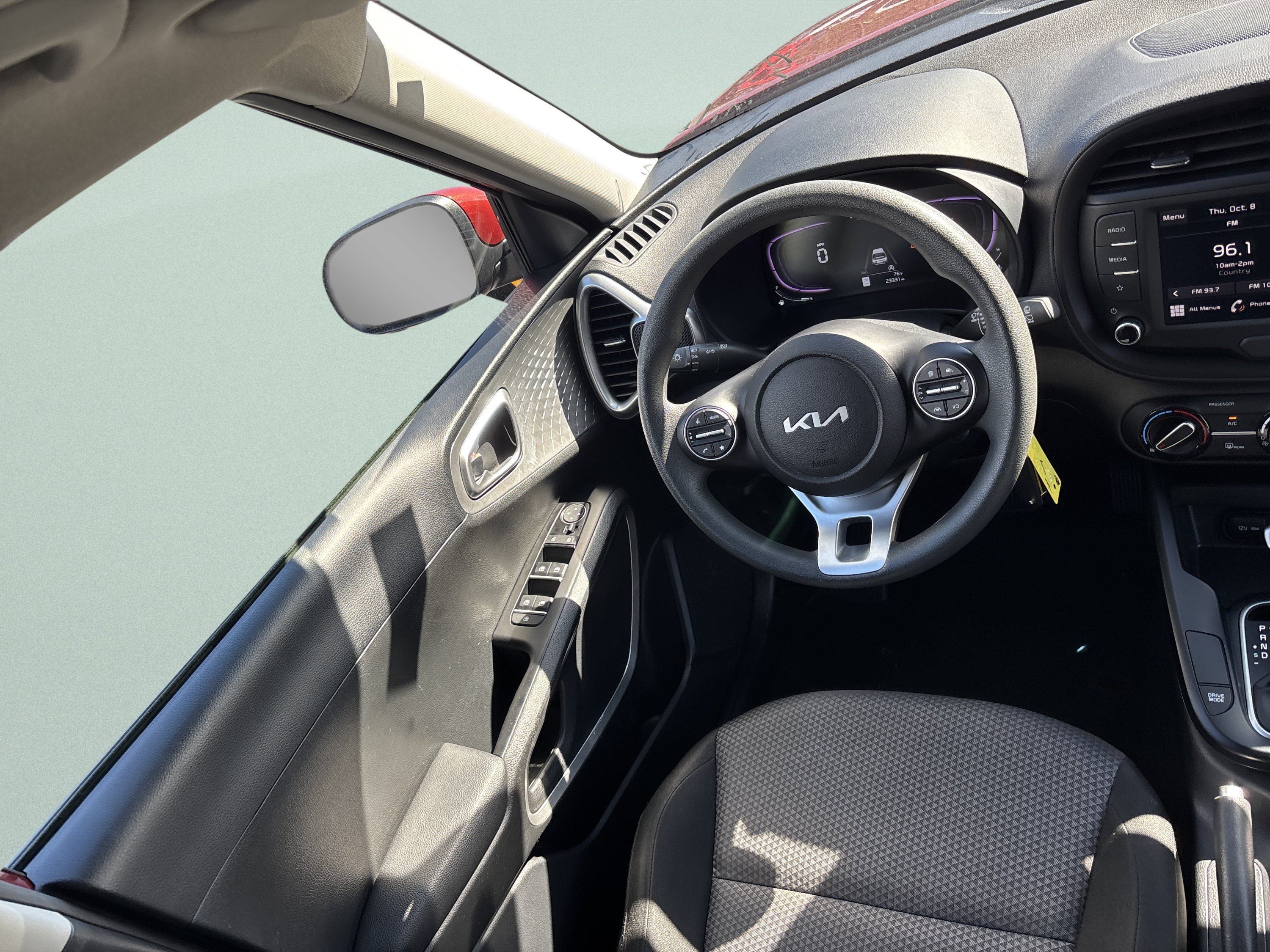 Used 2025 Kia Soul LX w/ LX Technology Package FWD image 22
