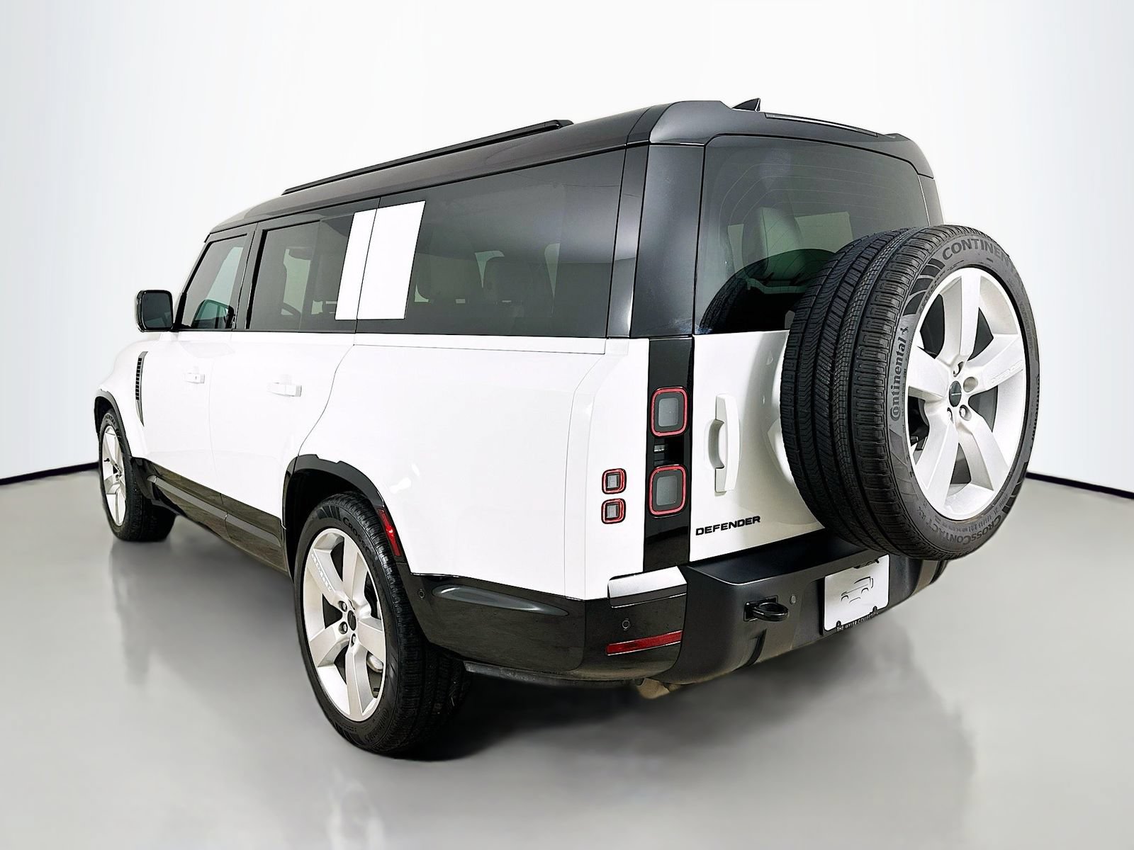 New 2026 Land Rover Defender 130 X-Dynamic SE AWD/4WD image 7