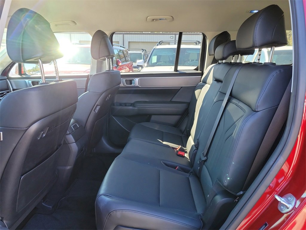 Used 2025 Hyundai Santa Fe SEL image 13