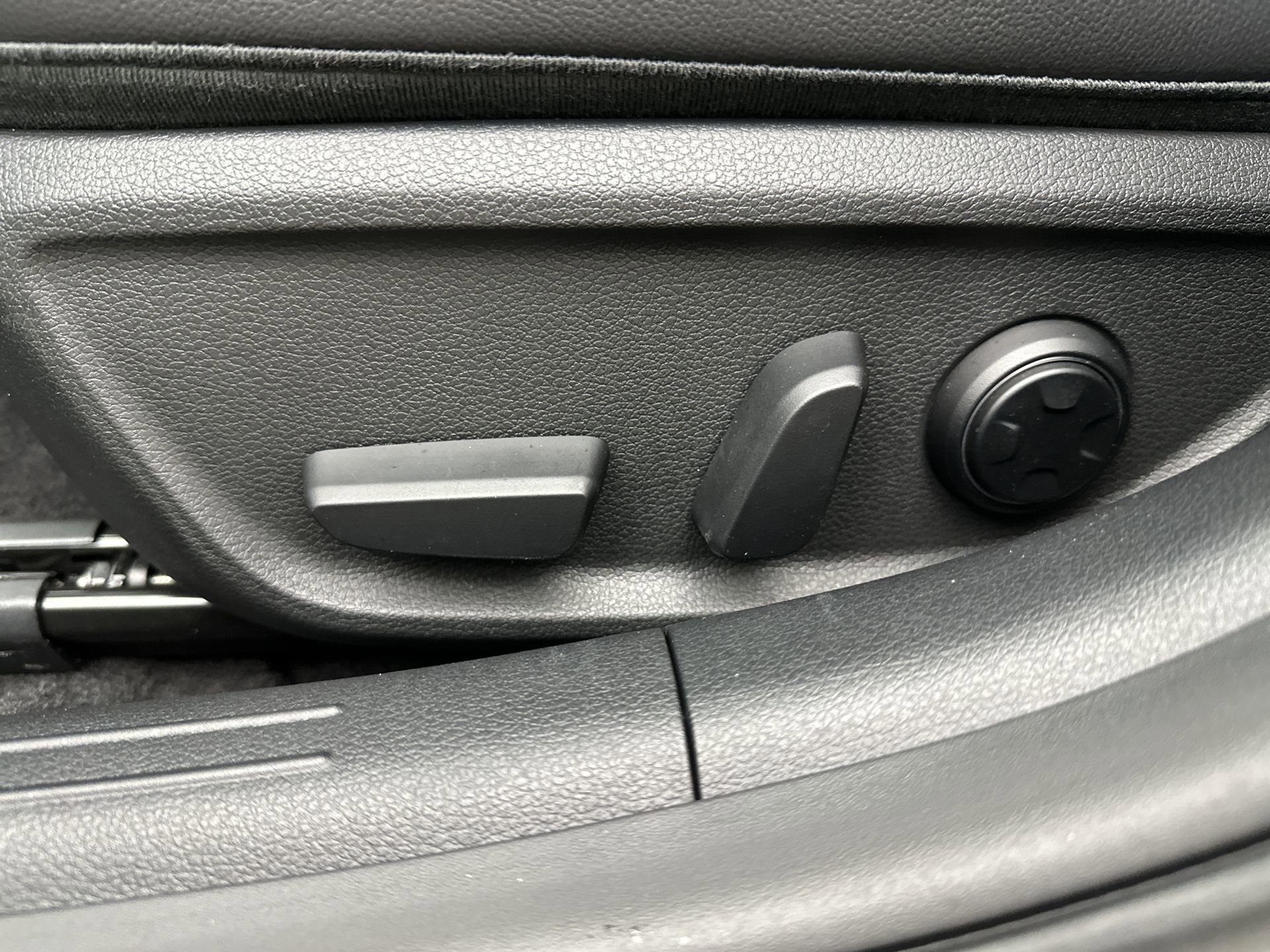 Certified 2026 Genesis G70 2.5T AWD/4WD image 12