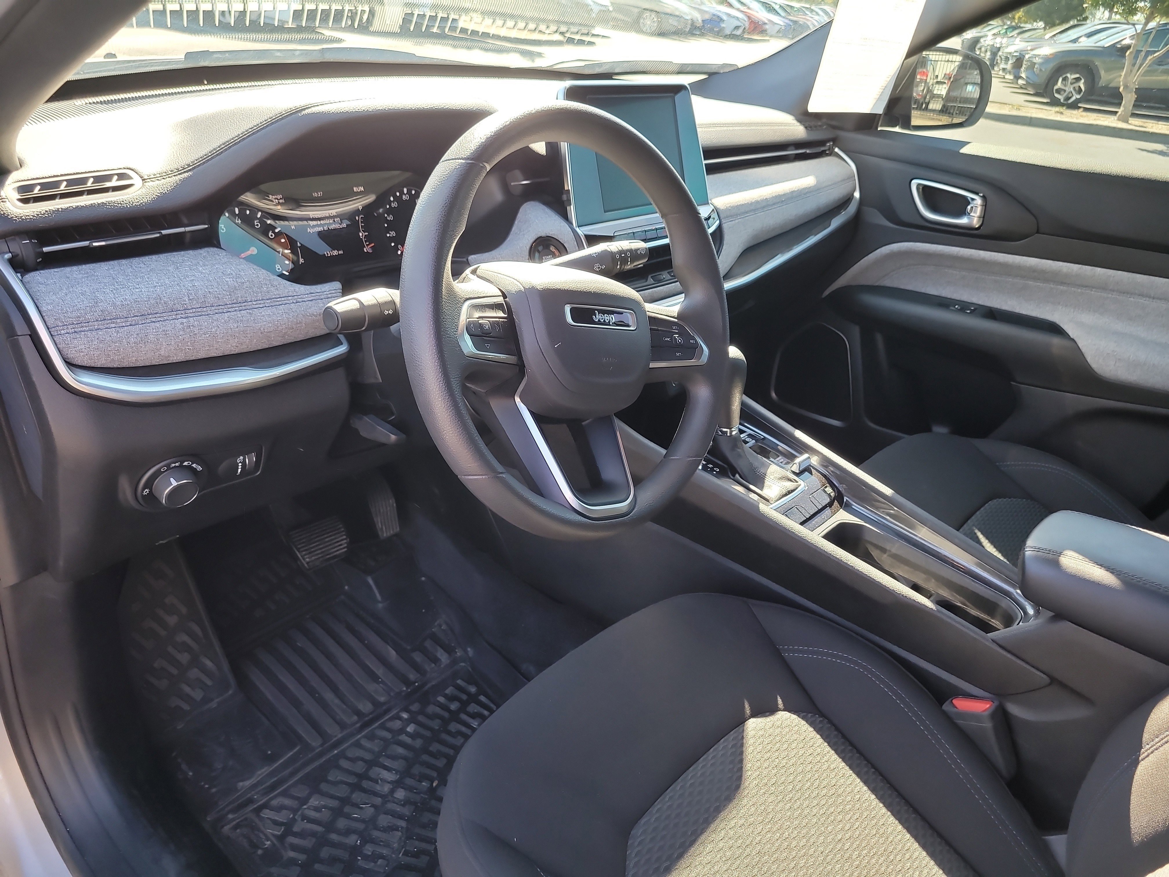 Used 2025 Jeep Compass Sport image 19