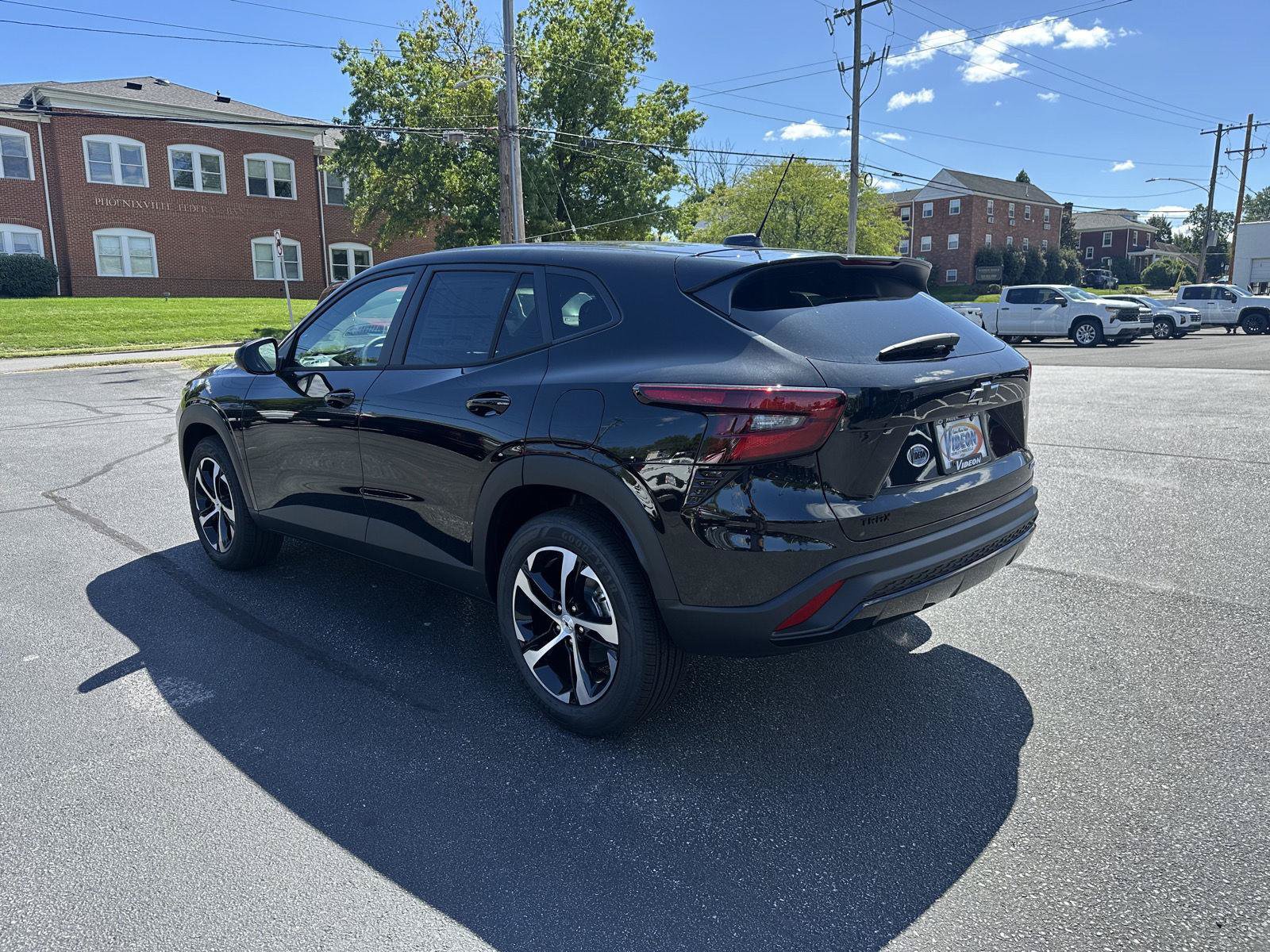 New 2026 Chevrolet Trax RS w/ Sunroof Package FWD image 5