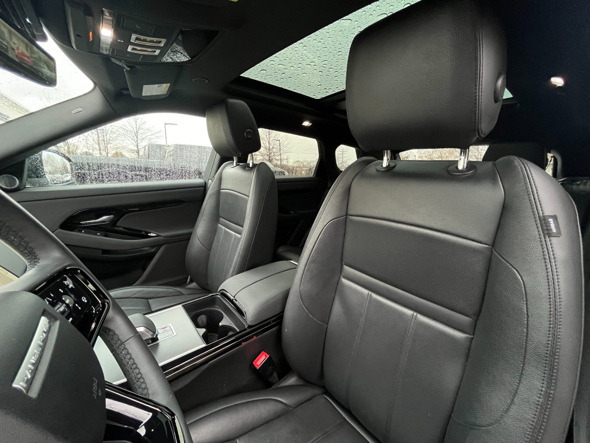 Used 2024 Land Rover Range Rover Evoque Dynamic SE image 25