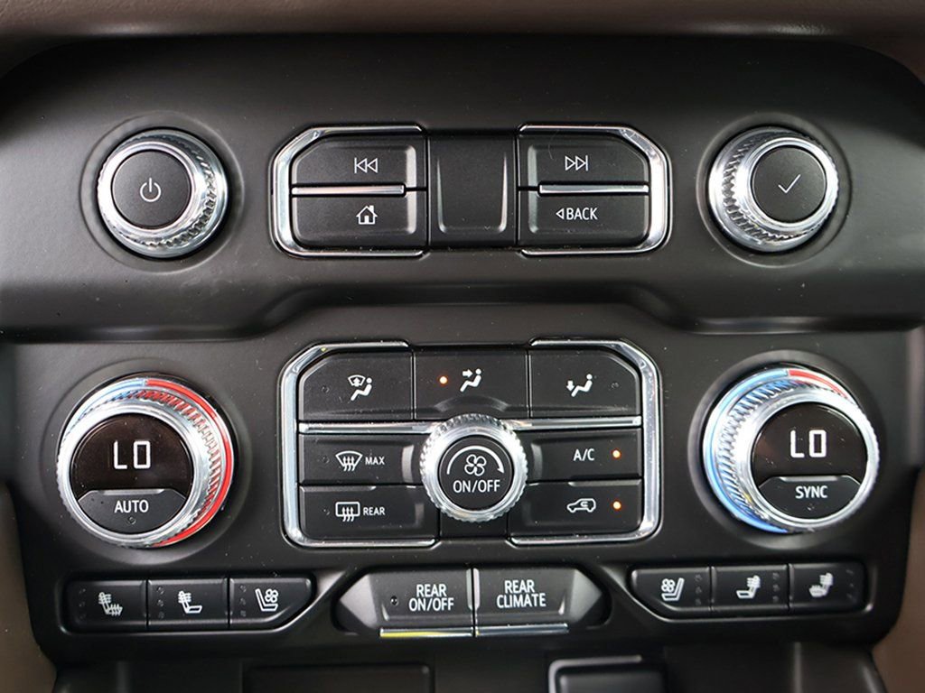 Used 2024 GMC Yukon SLT w/ SLT Luxury Package RWD image 52