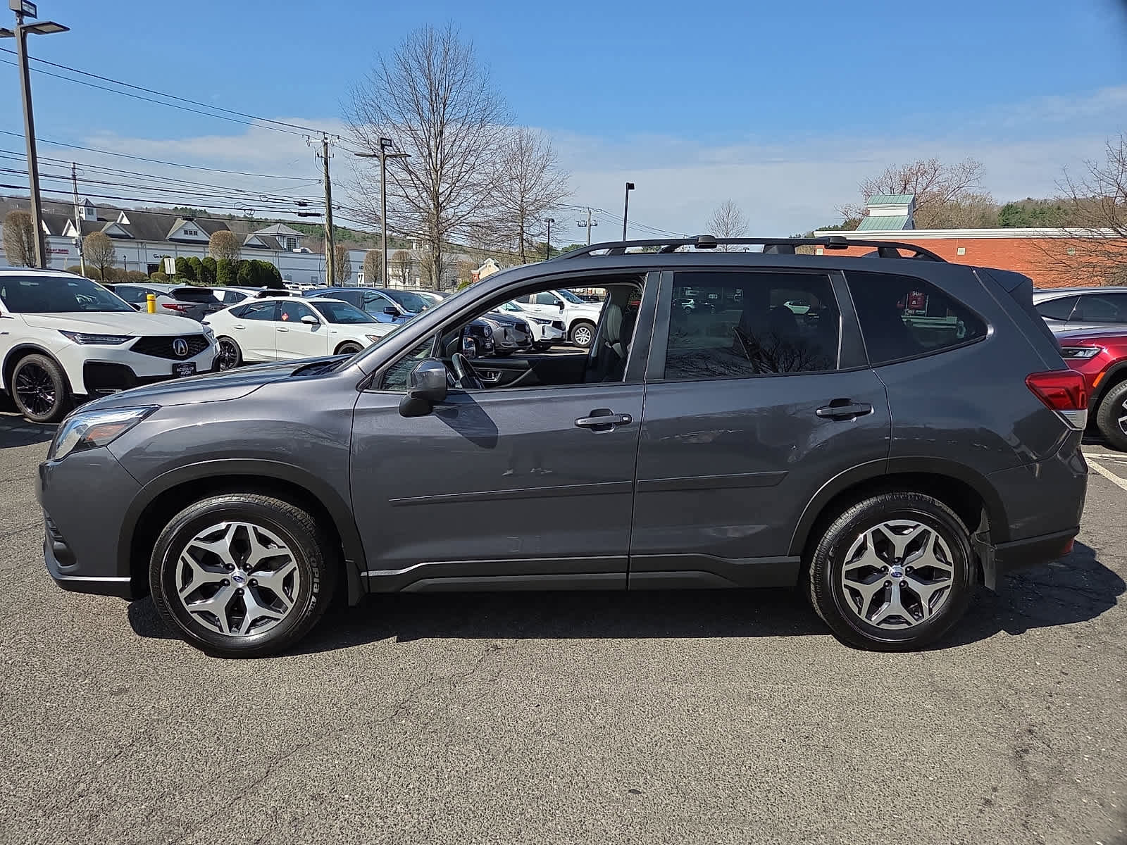 Used 2023 Subaru Forester Premium AWD/4WD image 8