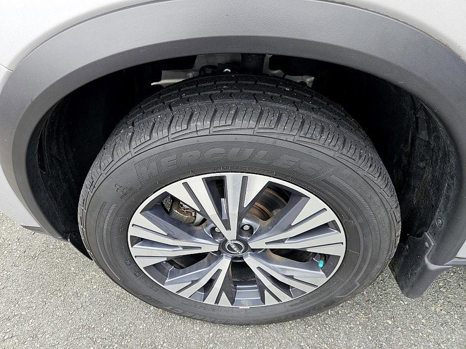 Used 2022 Nissan Rogue SV image 19