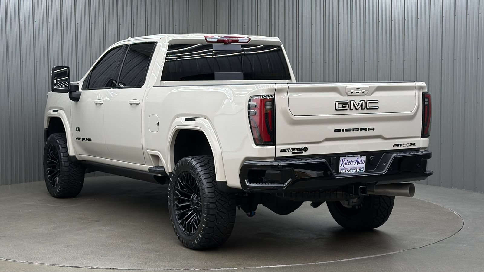Used 2026 GMC Sierra 2500 AT4X w/ LPO, Black Badging Package AWD/4WD image 3