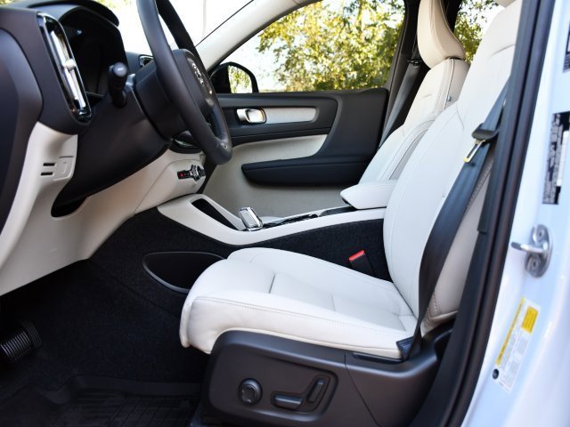 New 2026 Volvo XC40 B5 Plus w/ Protection Package Premier image 11