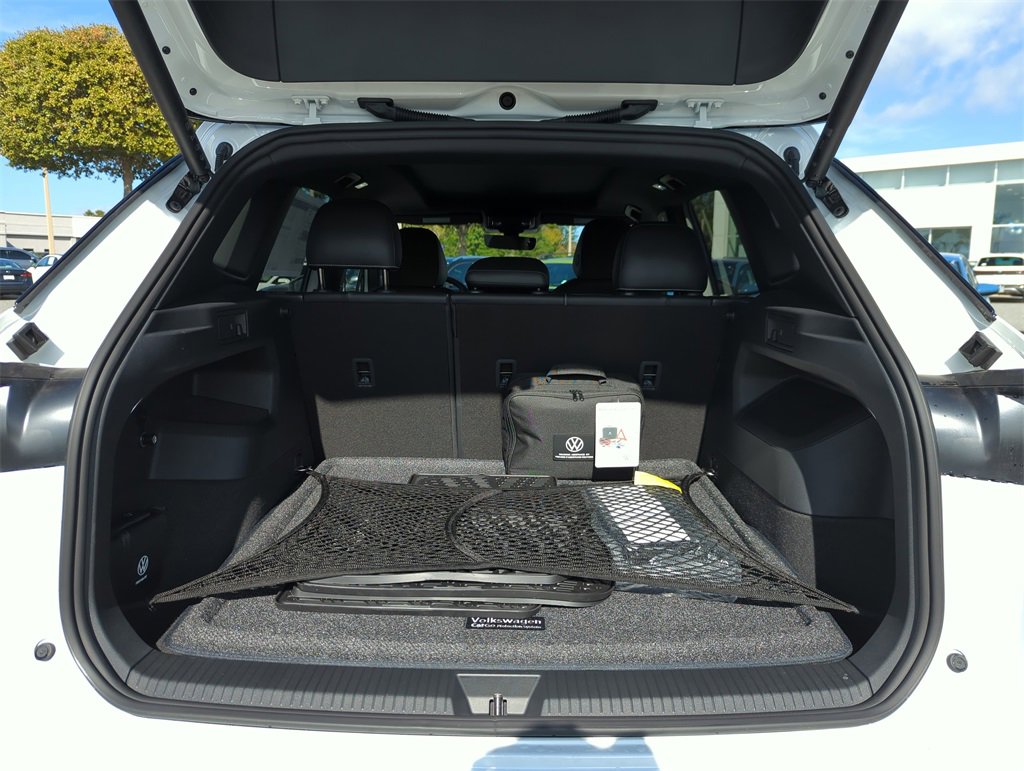 New 2026 Volkswagen Tiguan SE R-Line image 19