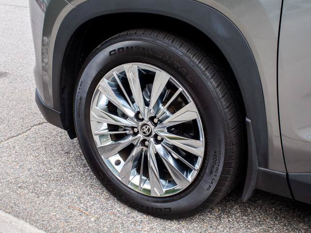 Used 2025 Toyota Grand Highlander AWD image 5