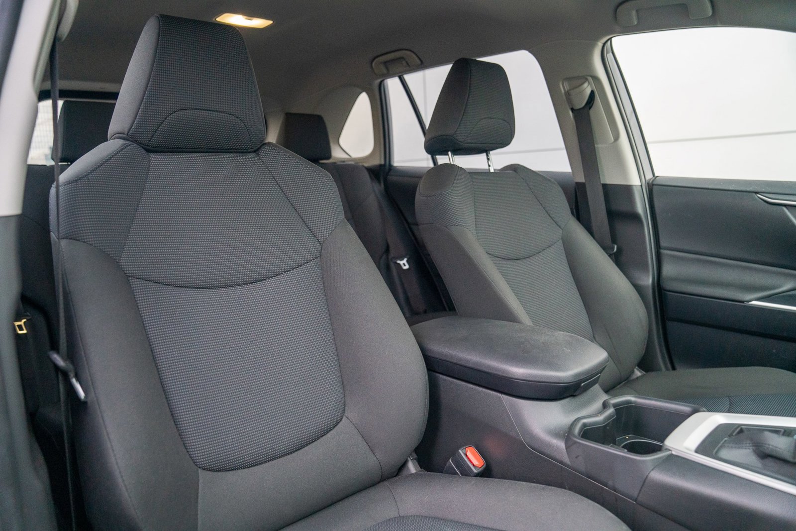 Used 2025 Toyota RAV4 LE image 23