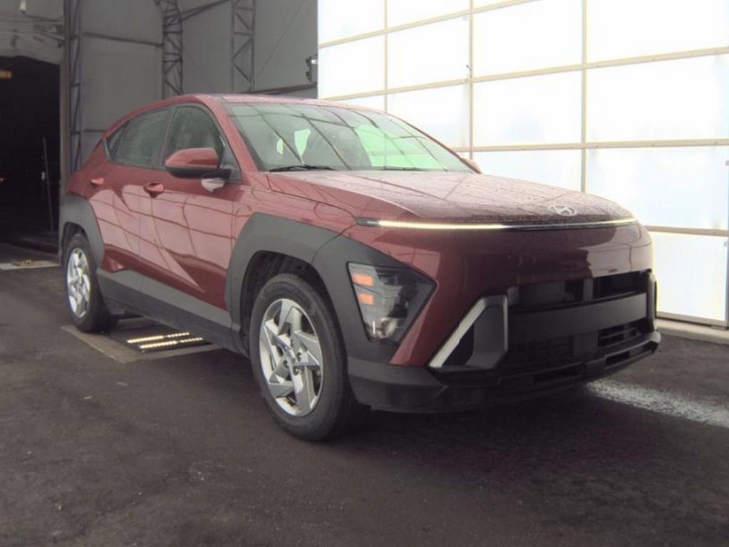 Used 2025 Hyundai Kona SE image 4