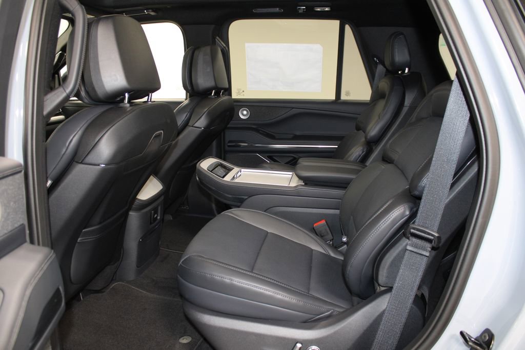 New 2025 Lincoln Navigator Reserve w/ Jet Appearance Package image 29