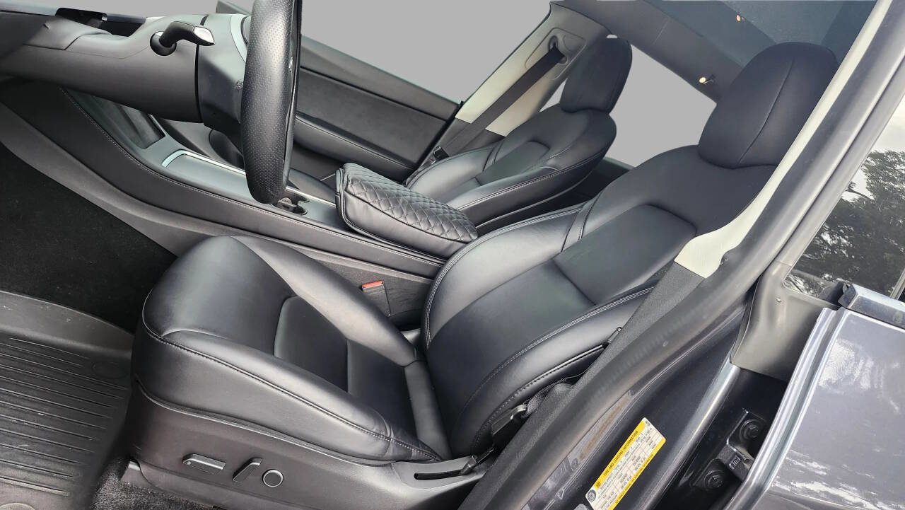 Used 2022 Tesla Model Y Long Range image 15