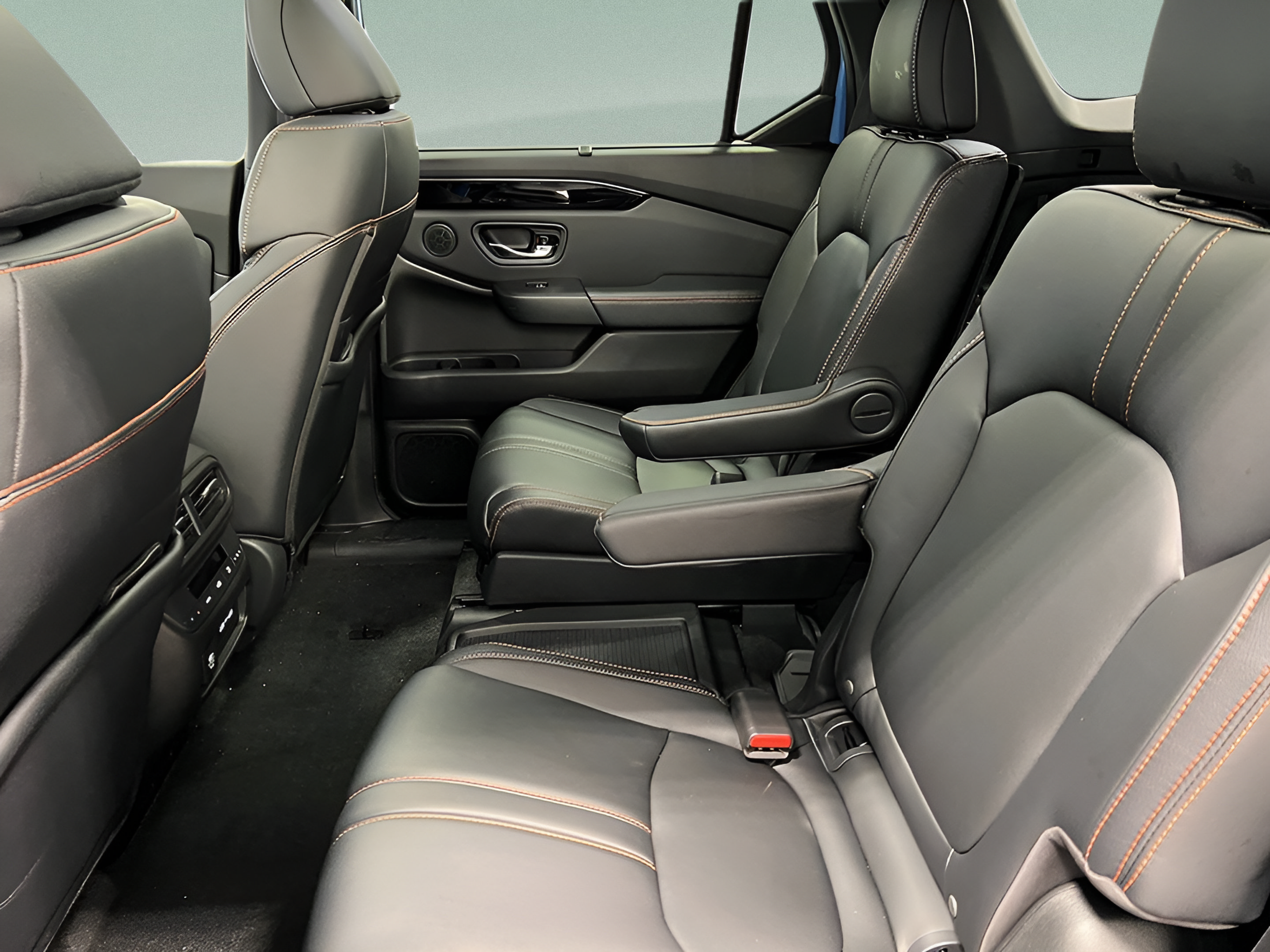 Used 2025 Honda Pilot TrailSport image 30