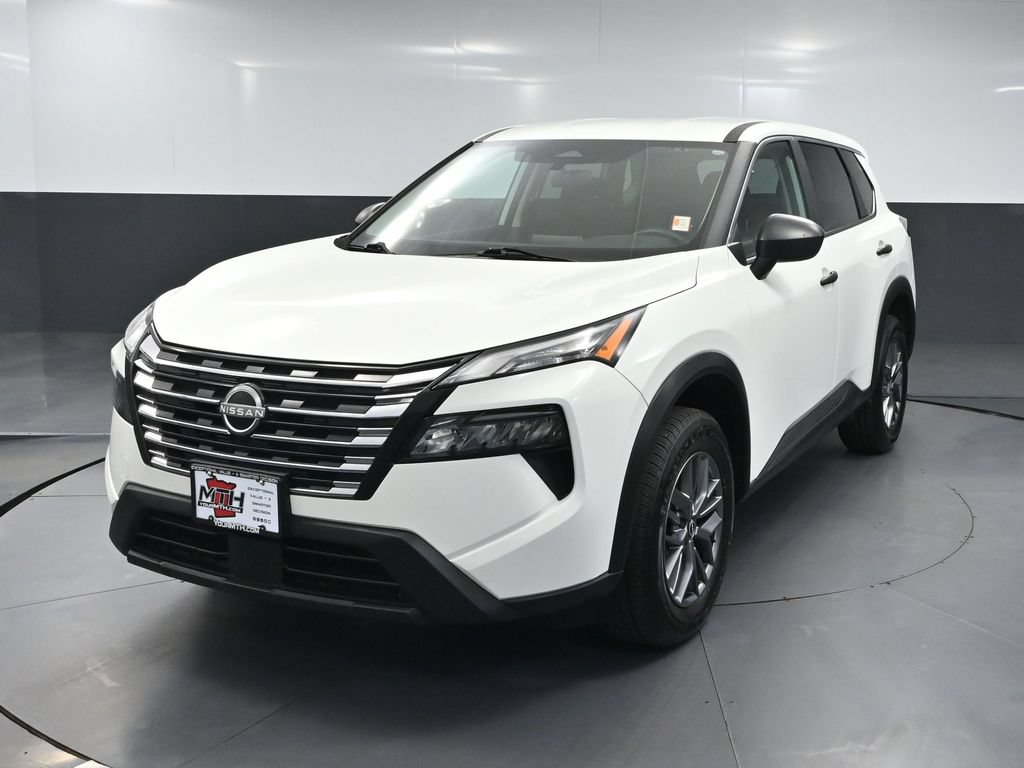 Used 2024 Nissan Rogue S AWD/4WD image 11