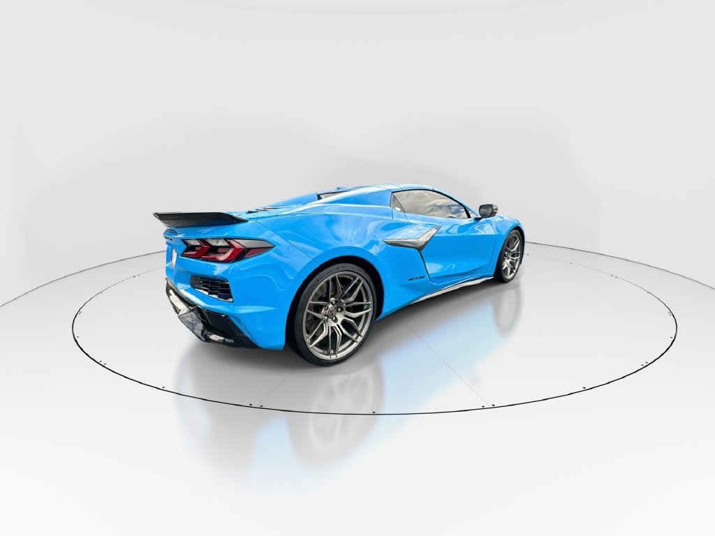 Used 2025 Chevrolet Corvette Z06 RWD image 8