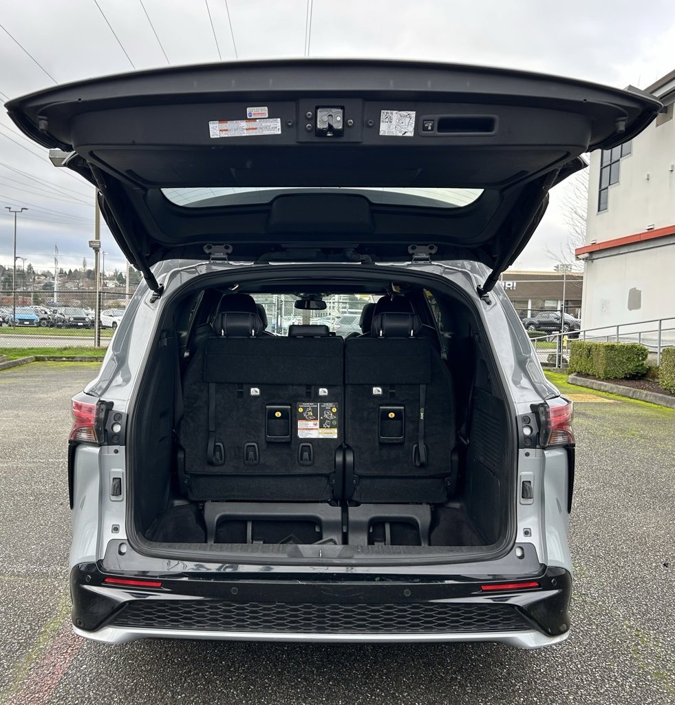Certified 2023 Toyota Sienna XSE image 27