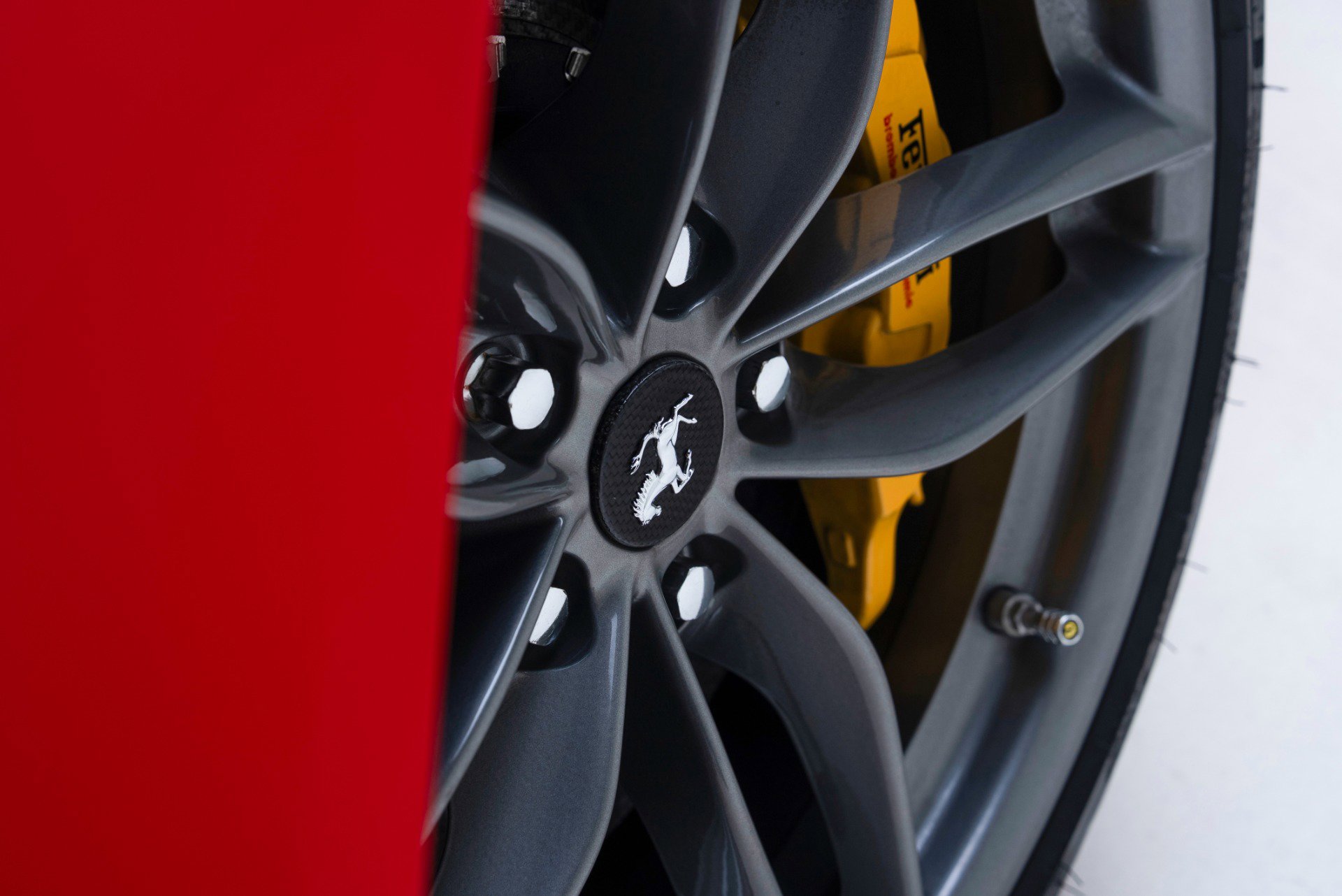 Used 2016 Ferrari 488 GTB RWD image 30