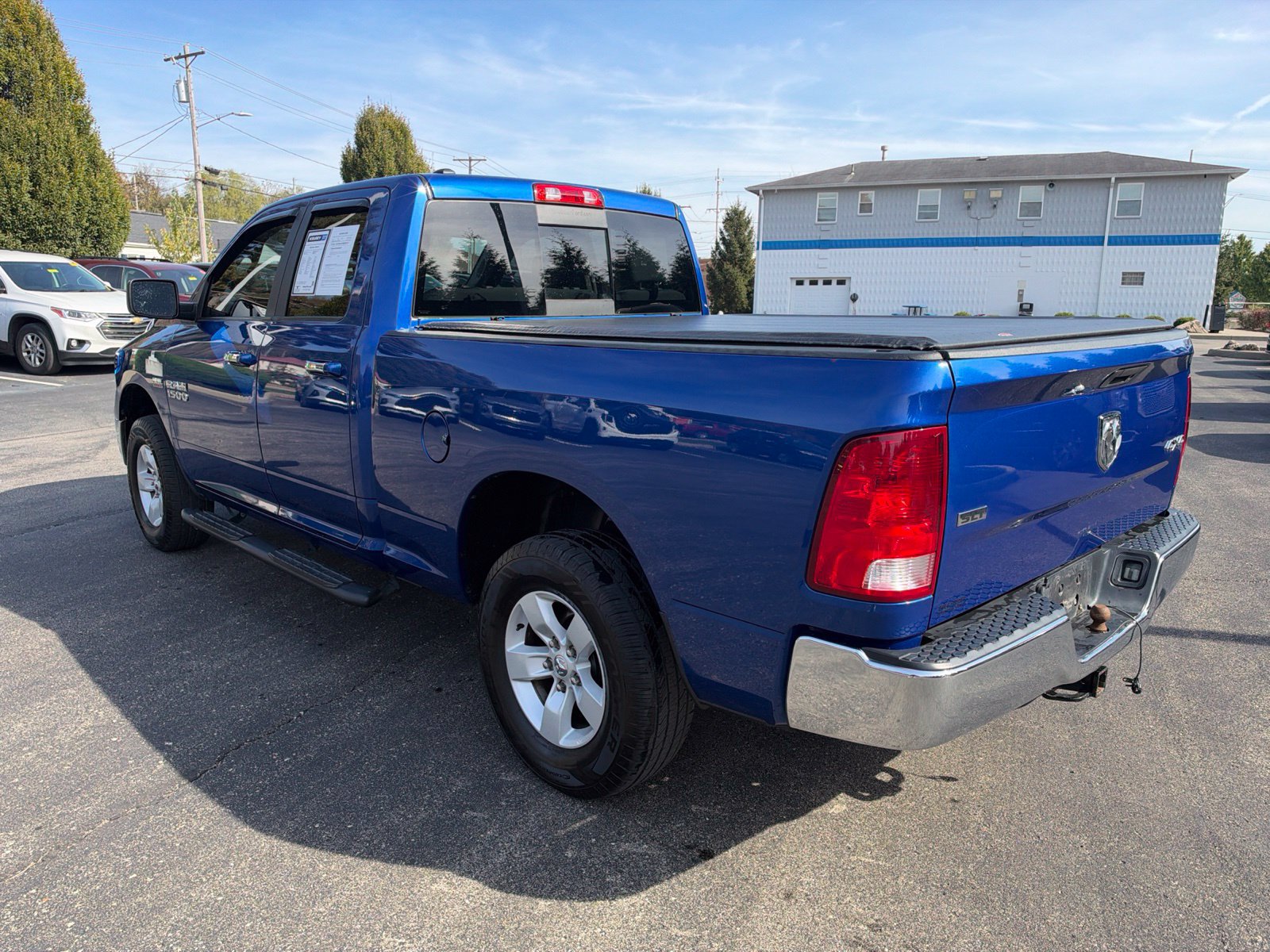 Used 2016 RAM 1500 Classic SLT AWD/4WD image 3