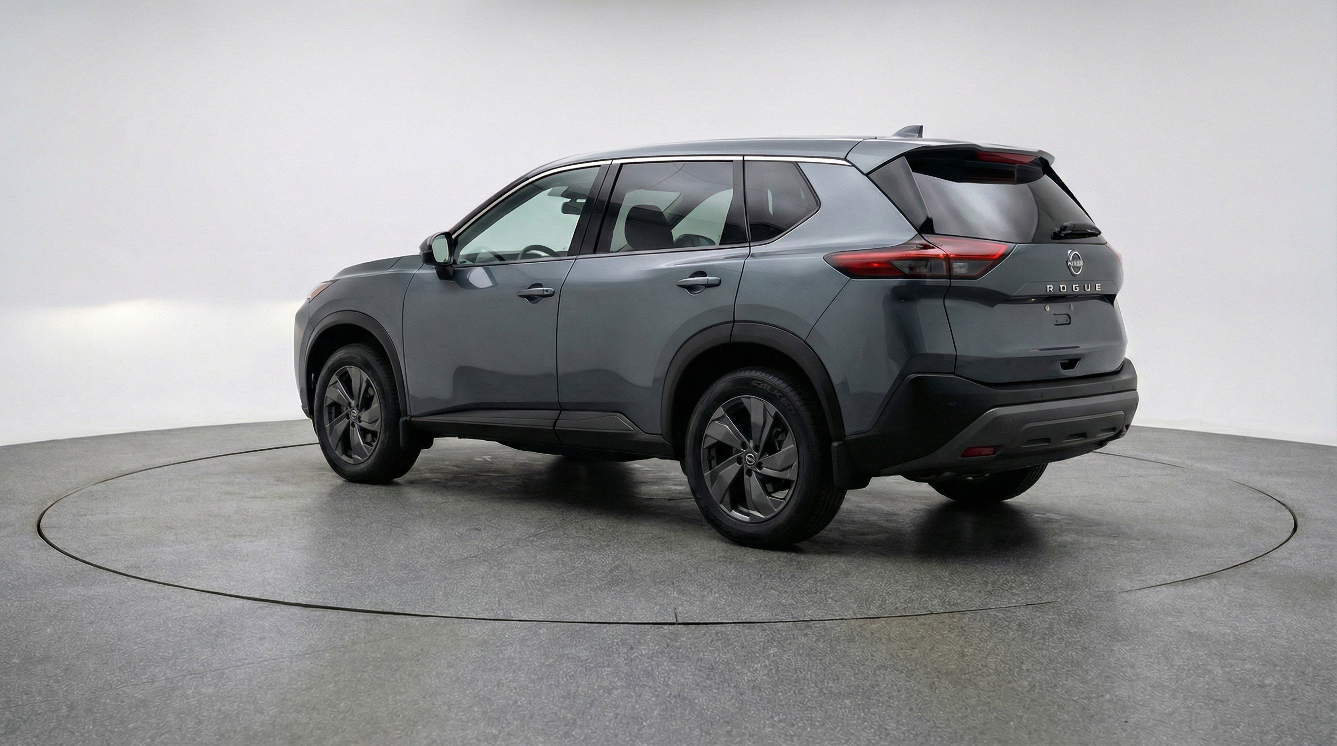Used 2025 Nissan Rogue SV FWD image 6