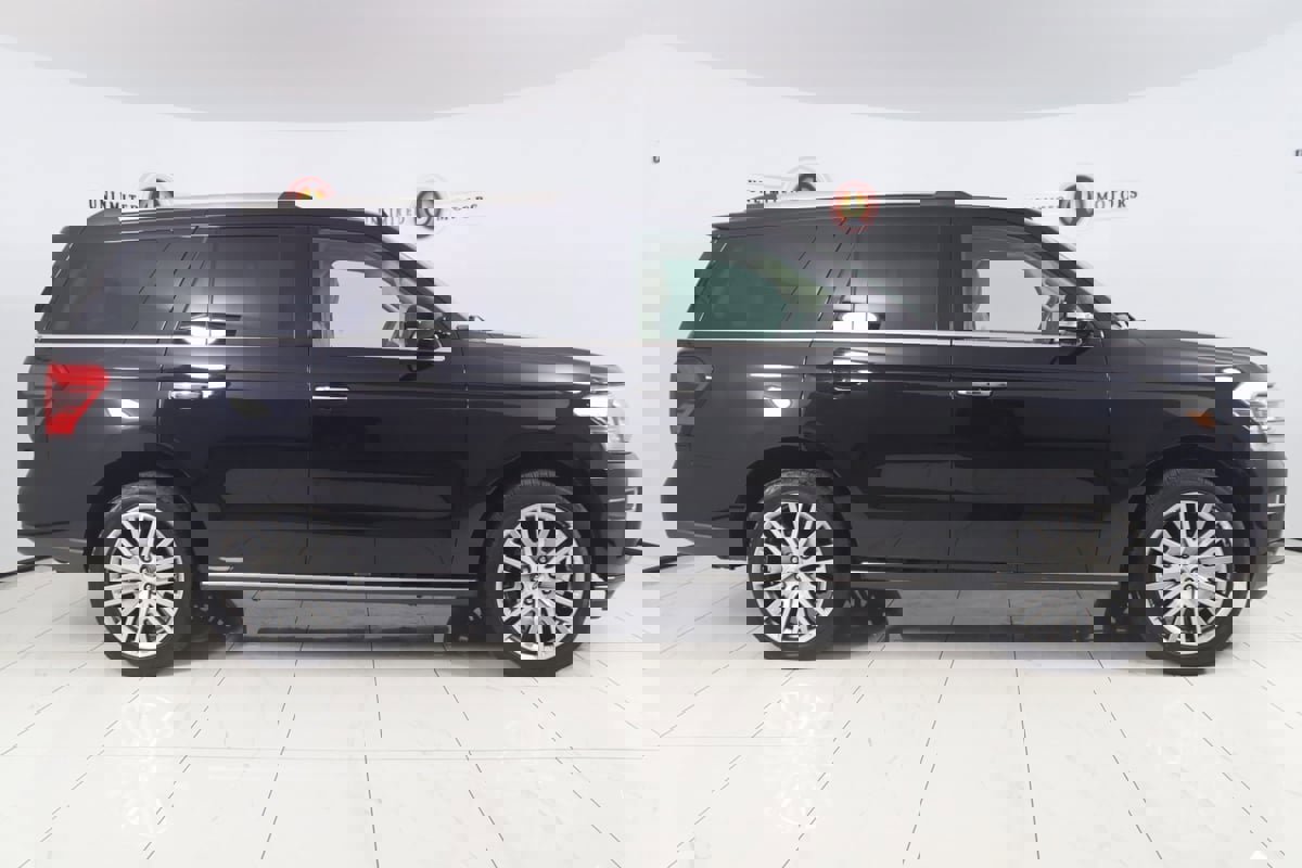 Used 2022 Ford Expedition Limited image 2