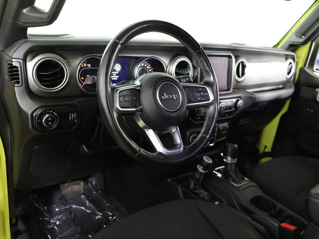 Used 2023 Jeep Gladiator Overland w/ Cold Weather Group AWD/4WD image 25