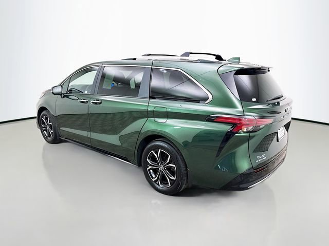 Used 2025 Toyota Sienna Platinum AWD/4WD image 5