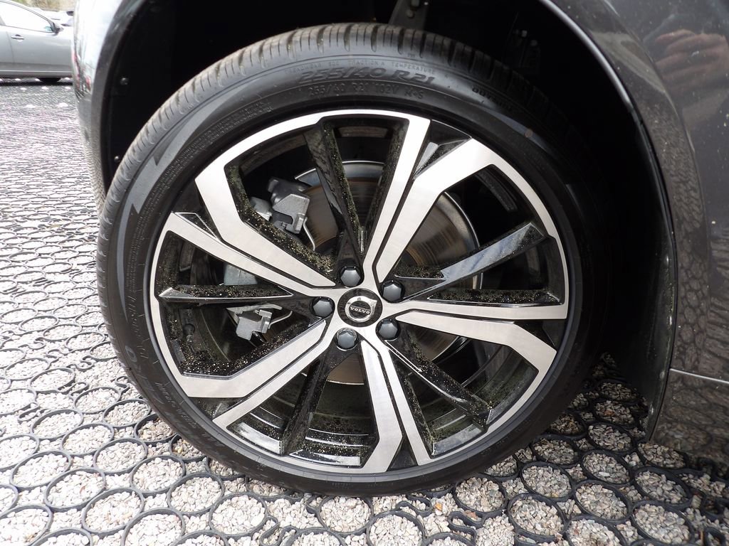 Certified 2024 Volvo XC60 B5 Ultimate w/ Protection Package Premier image 31