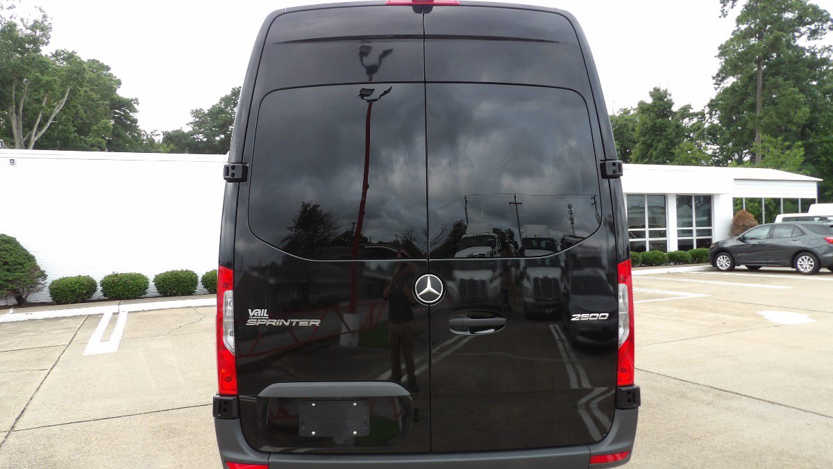 Used 2025 Mercedes-Benz Sprinter 2500 image 3