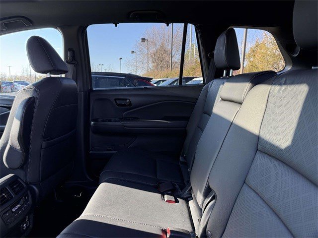 Used 2022 Honda Passport Elite image 18