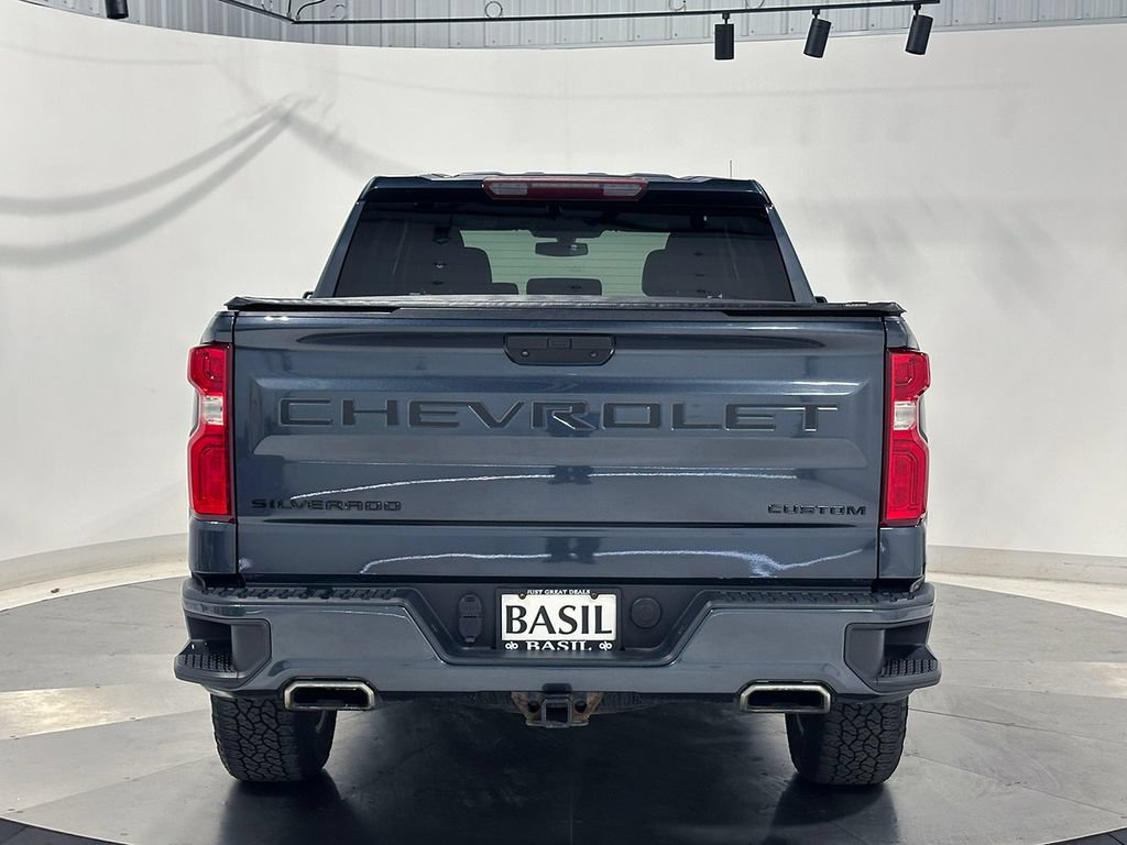 Used 2020 Chevrolet Silverado 1500 Custom w/ Custom Value Package AWD/4WD image 12