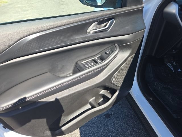 Used 2024 Jeep Grand Cherokee Altitude AWD/4WD image 12