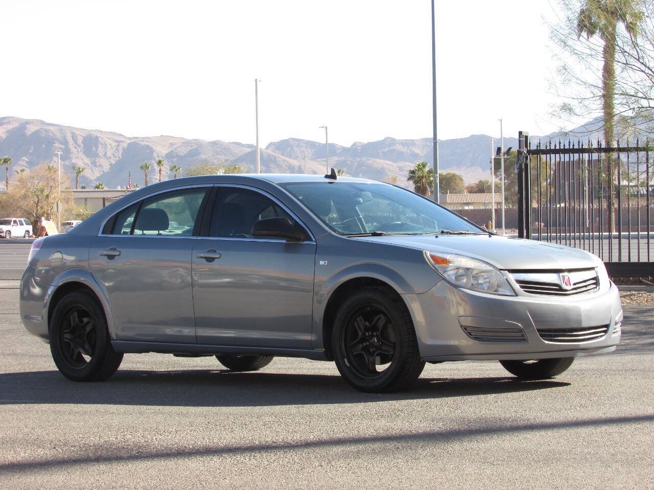 Used 2009 Saturn Aura XE FWD image 2