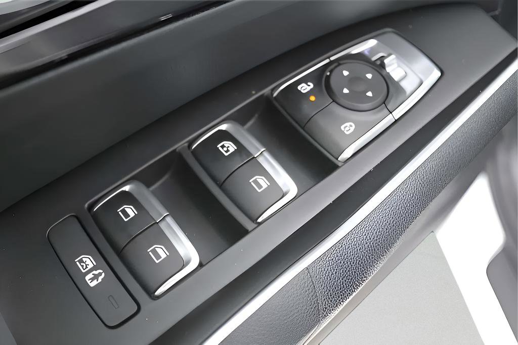 New 2025 Kia Sorento S image 13