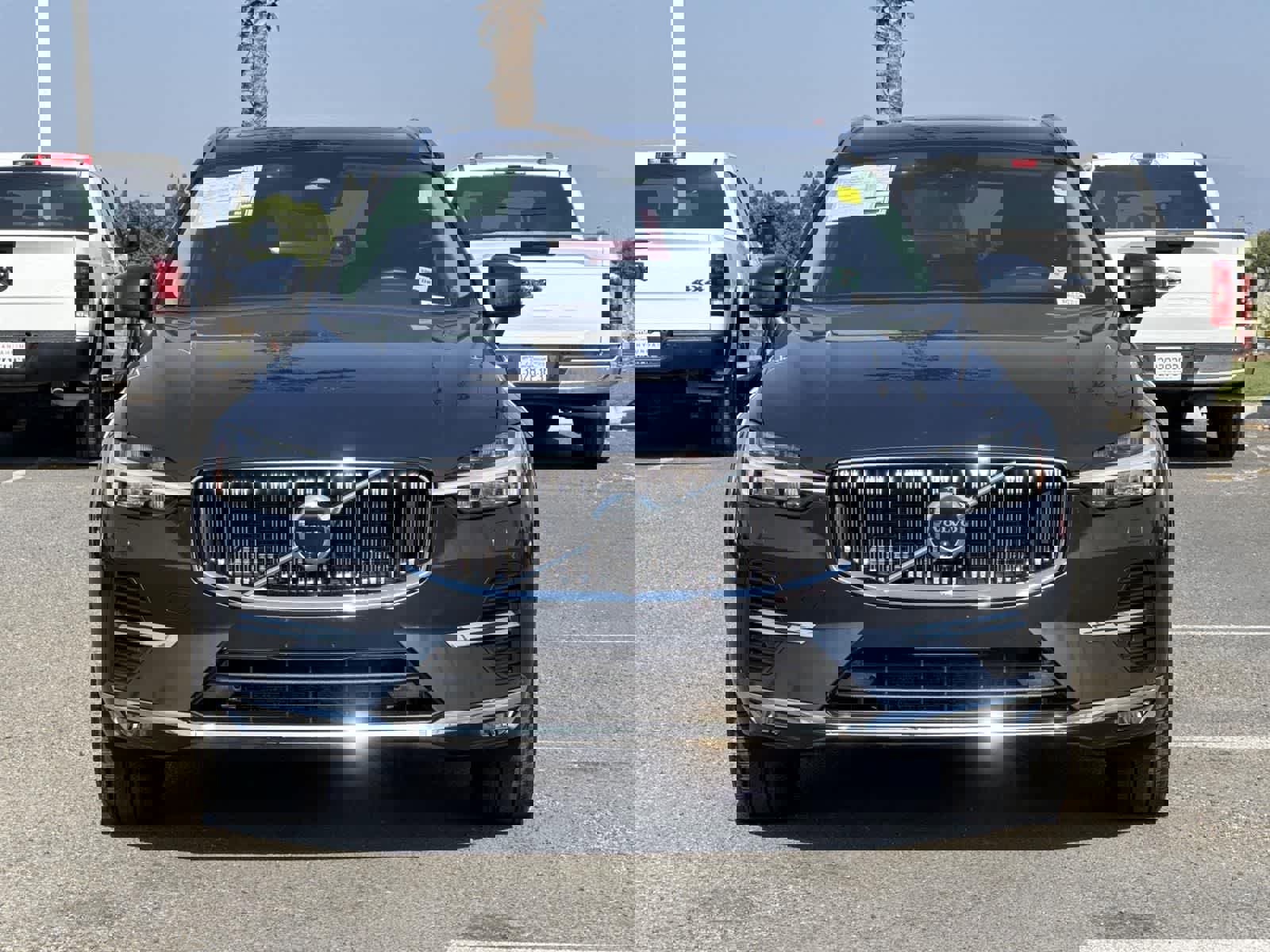 Used 2023 Volvo XC60 B5 Plus image 2