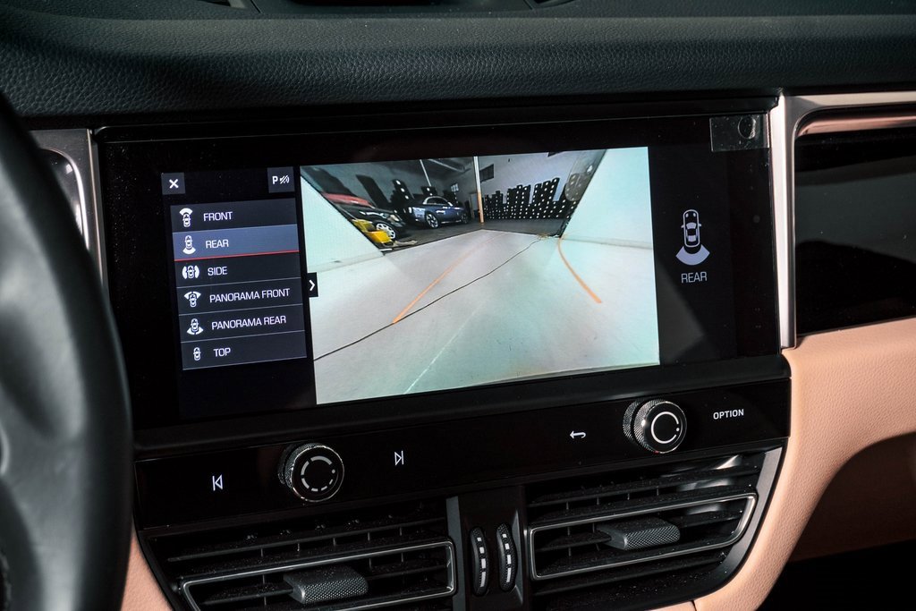 Certified 2025 Porsche Macan image 23