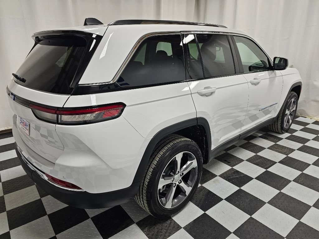 New 2023 Jeep Grand Cherokee 4WD 4xe image 5