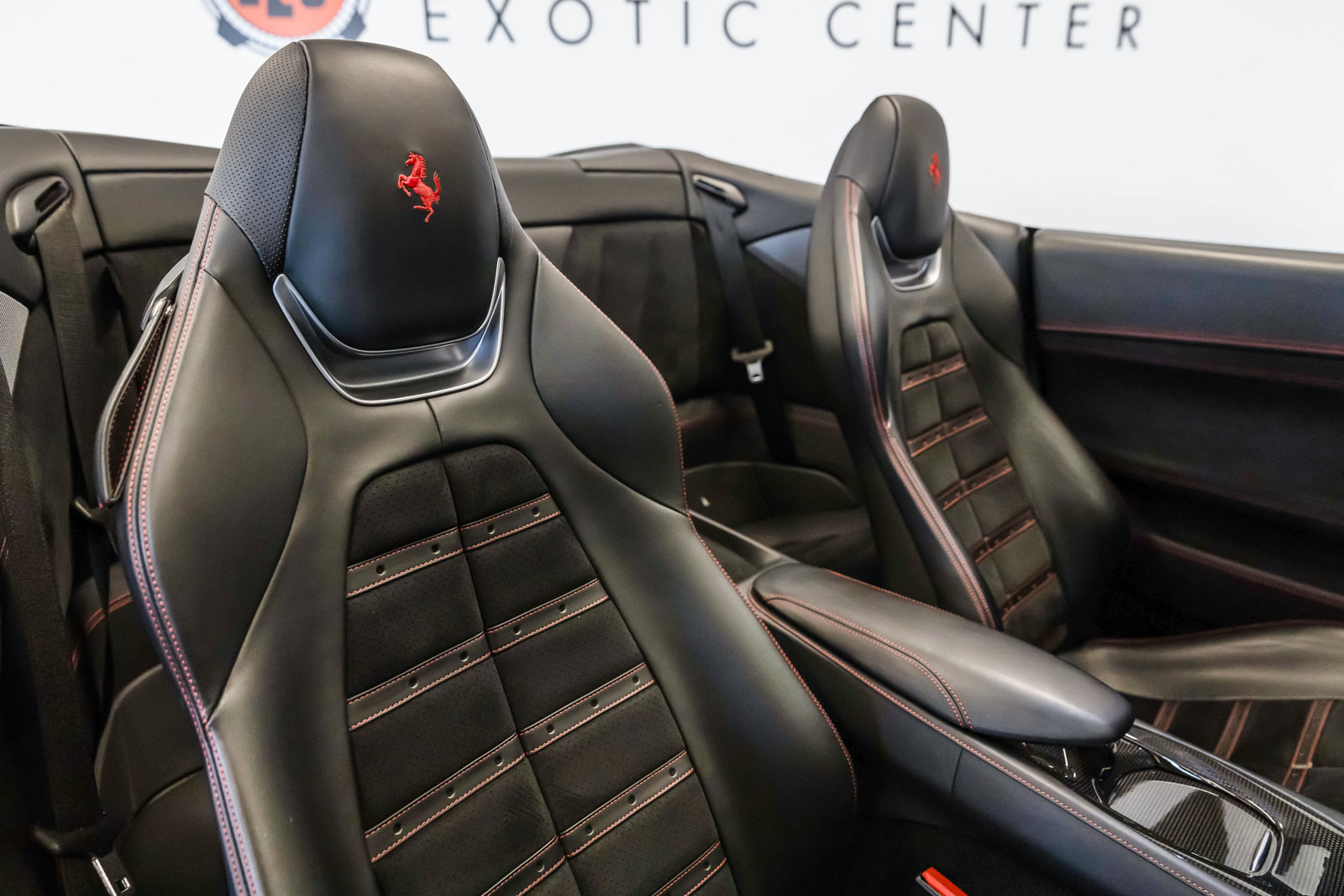 Used 2020 Ferrari Portofino RWD image 39