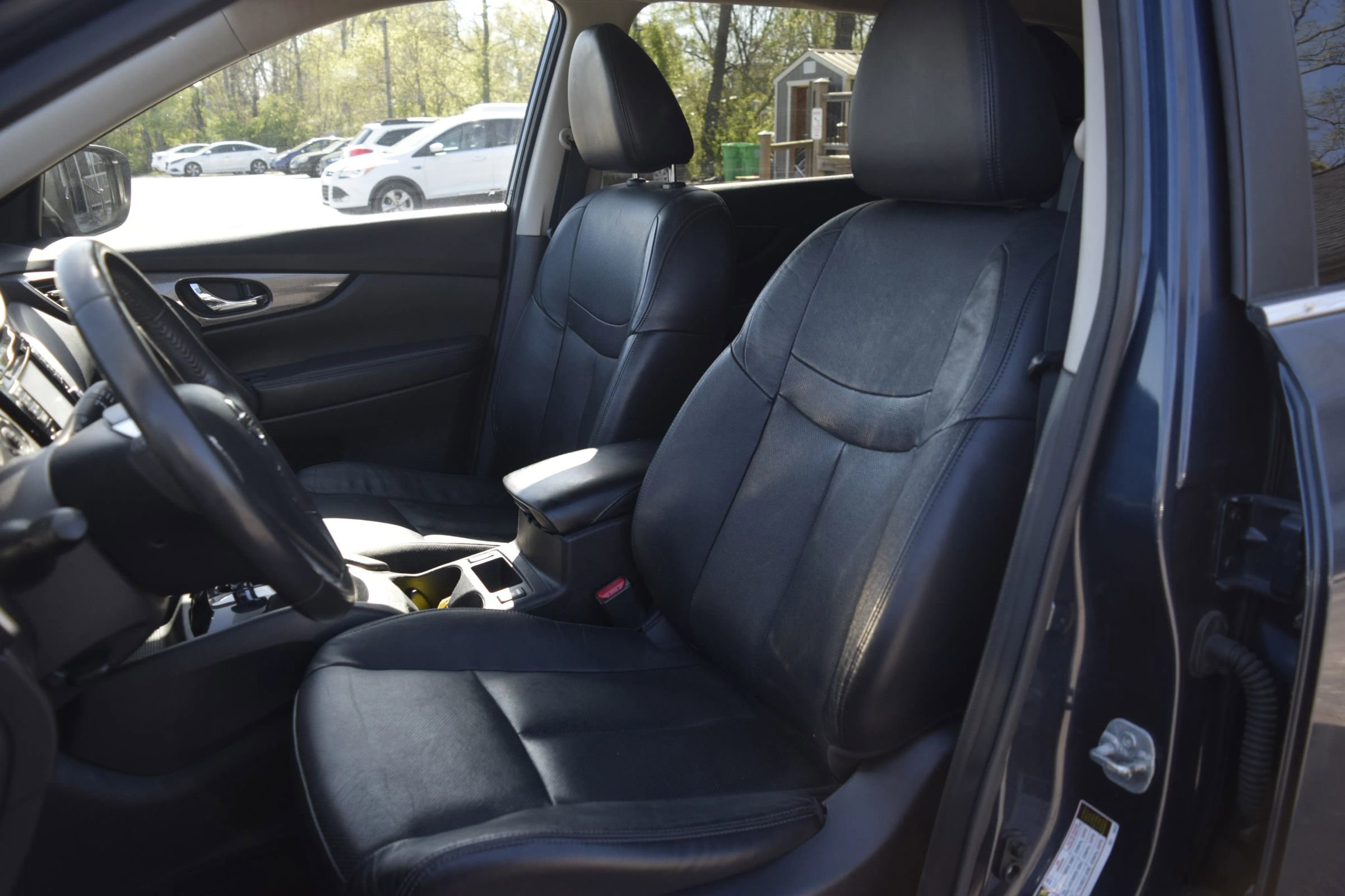 Used 2015 Nissan Rogue SL image 5