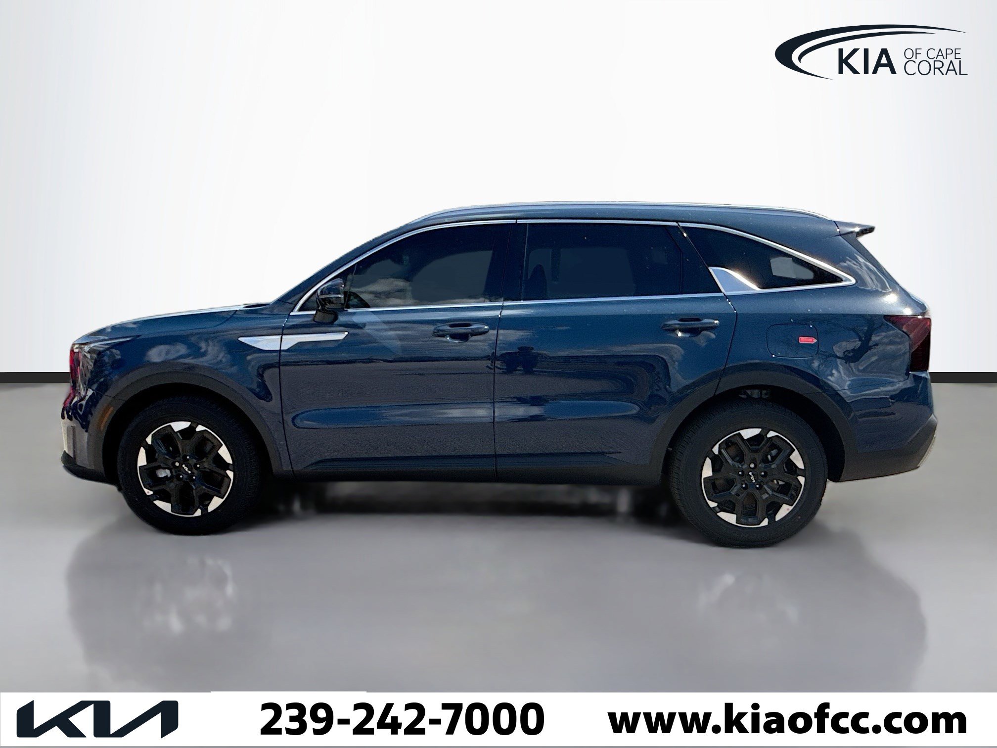 New 2026 Kia Sorento S w/ S Panoramic Sunroof Package image 2