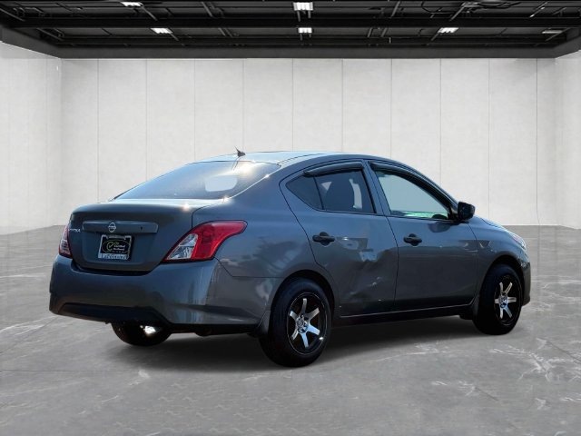 Used 2019 Nissan Versa S FWD image 4