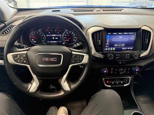 Used 2024 GMC Terrain SLT image 30