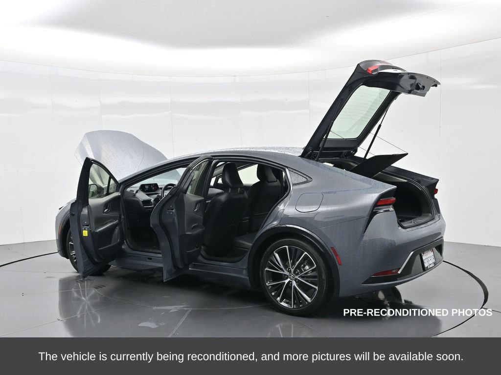 Used 2025 Toyota Prius XLE image 19