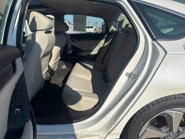 Used 2018 Honda Accord Touring image 6